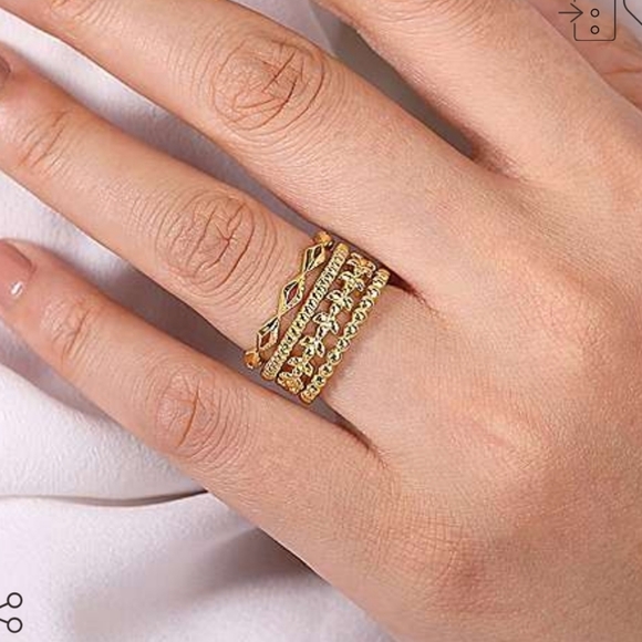 14kt yellow gold stackable band - Picture 4 of 5